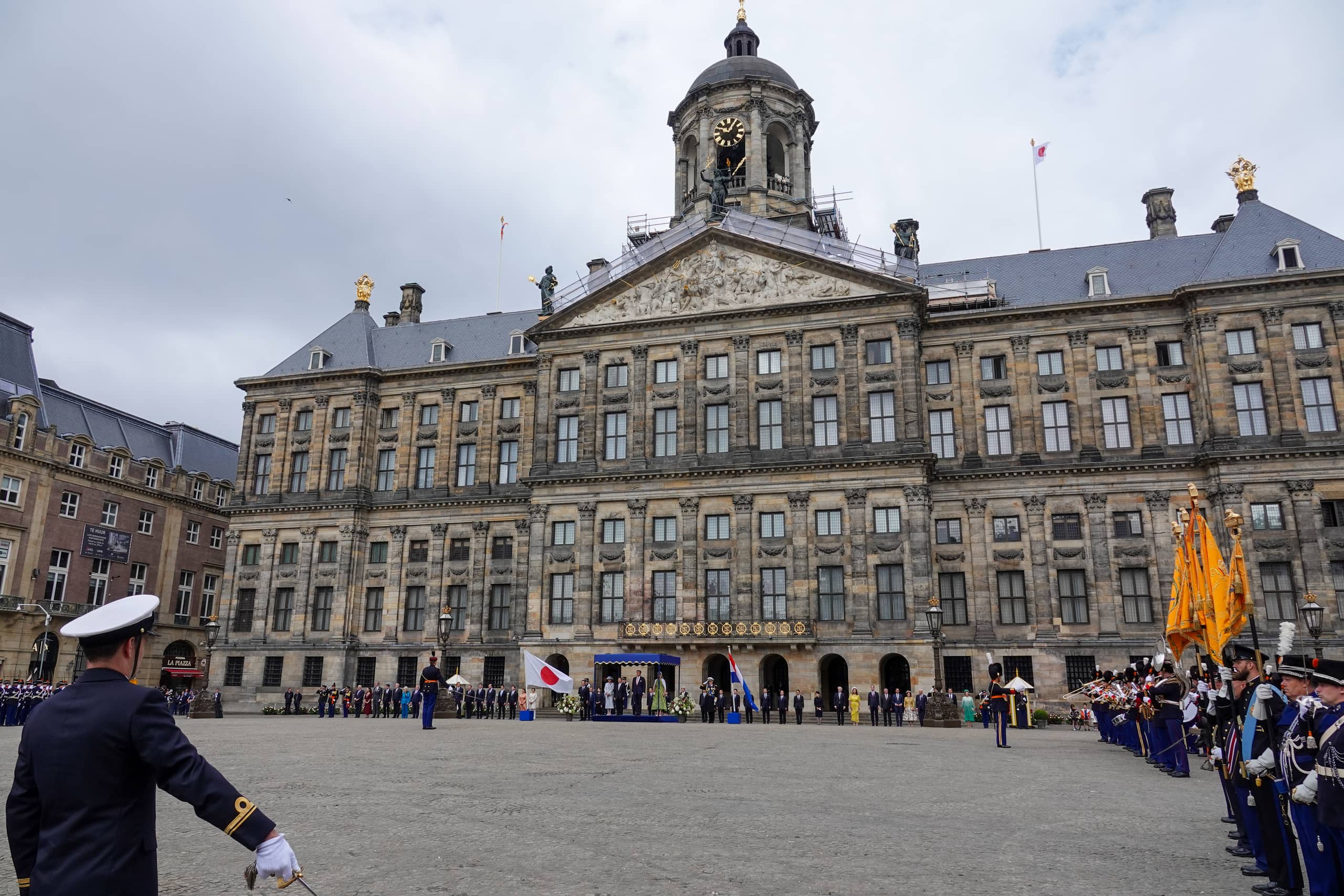 Welcome ceremony state visit Emperor of Japan to the Netherlands